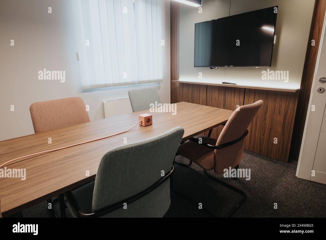 Large formal meeting room hi-res stock photography and images - Alamy