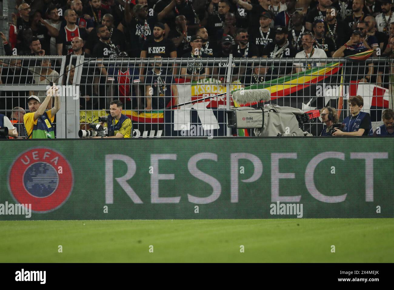 DORTMUND - UEFA Respect during the UEFA Champions League semi-final match between Borussia Dortmund and Paris Saint Germain at Signal Iduna Park on May 1, 2024 in Dortmund, Germany. ANP / Hollandse Hoogte / BART STOUTJESDIJK Stock Photo