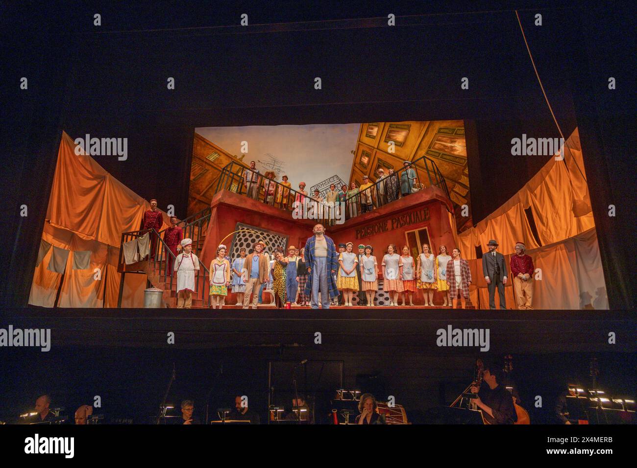 curtain call, Misha Kiria as Don Pasquale by Donizetti, Canadian Opera Company, Four Seasons Centre for the Performing Arts, Toronto, Canada Stock Photo