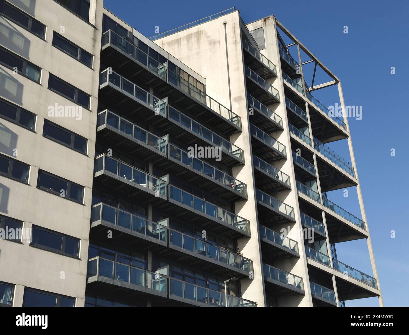 Modern high rise flats at new development Stock Photo - Alamy