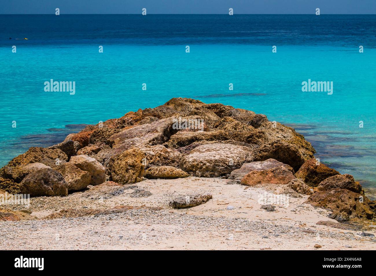 Beautiful beach rocks turquoise hi-res stock photography and images - Alamy