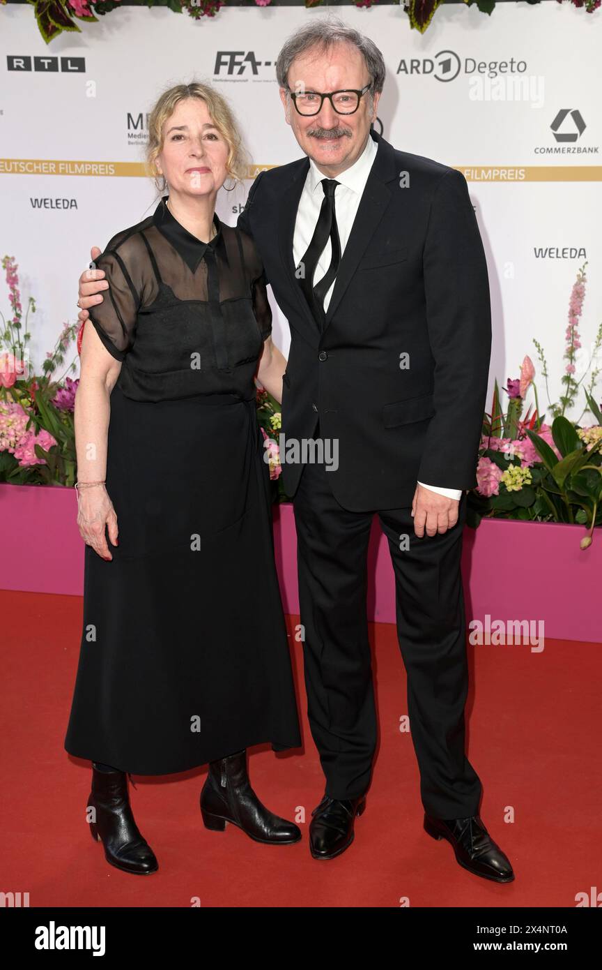 Christina Scholz und Rainer Bock bei der 74. Verleihung des Deutschen Filmpreises 2024 im Theater am Potsdamer Platz. Berlin, 03.05.2024 Stock Photo