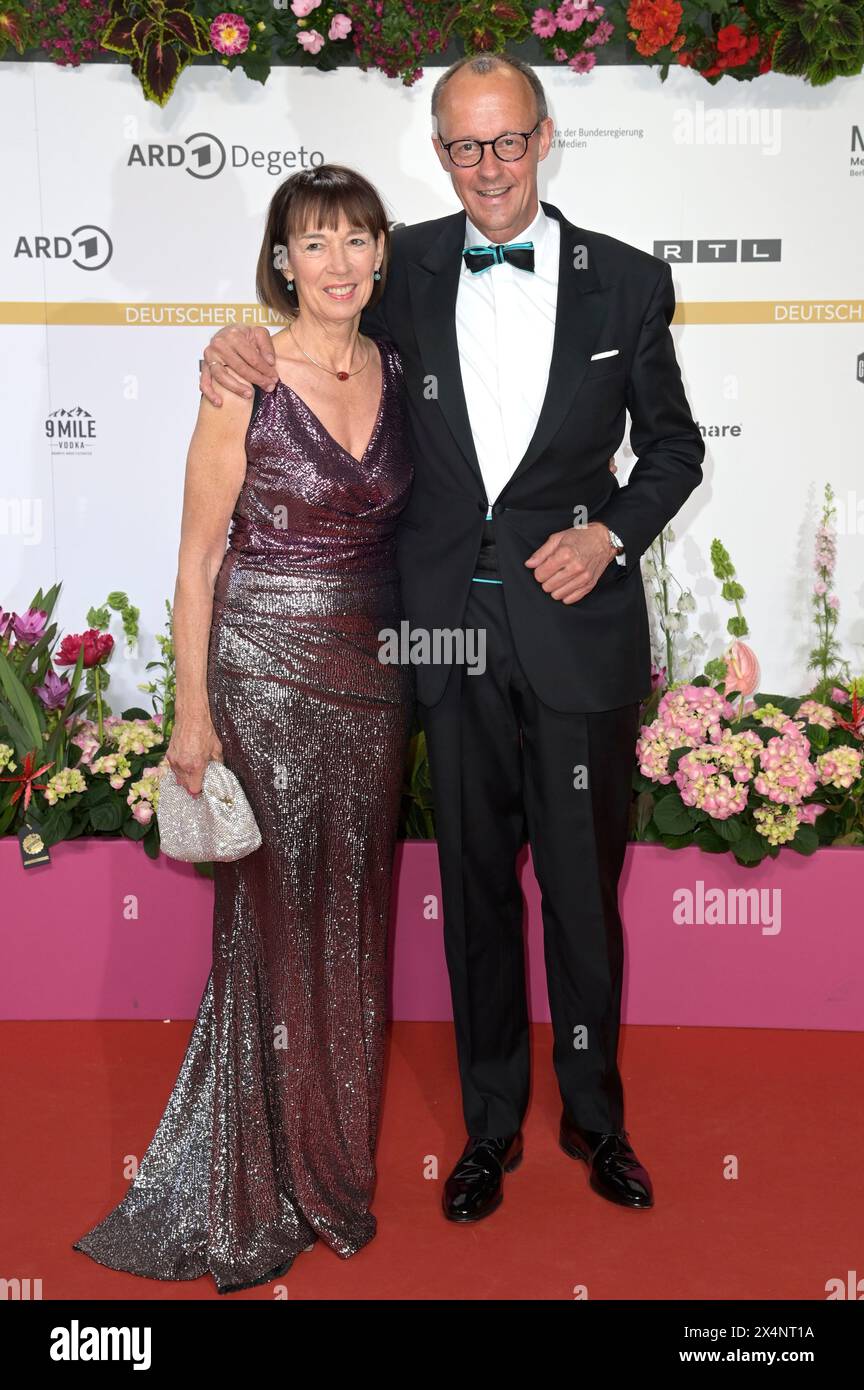 Friedrich Merz mit Ehefrau Charlotte Merz bei der 74. Verleihung des
