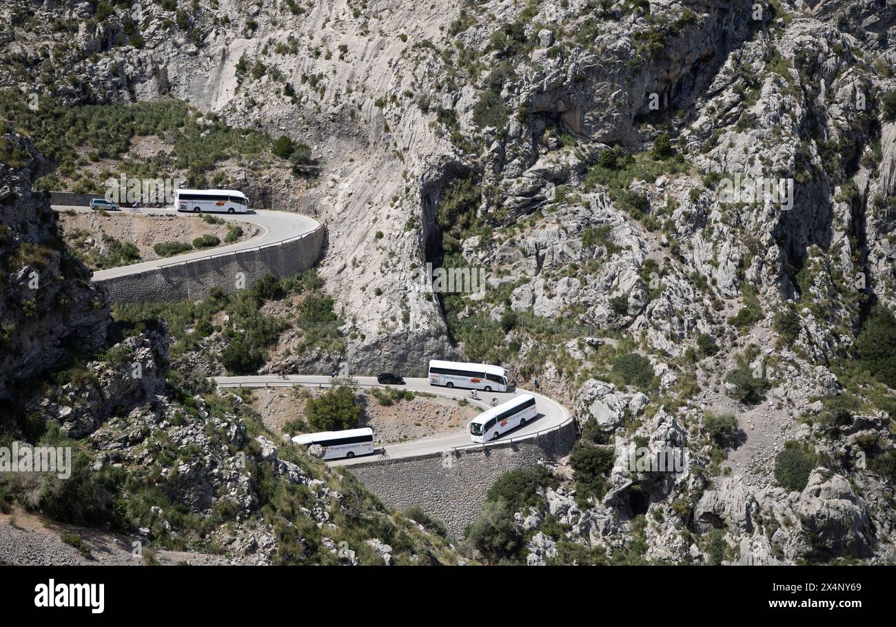 Sa Calobra, Spain. 04th May, 2024. View of the road to Sa Calobra beach in the Tramuntana mountains on Mallorca. Credit: Clara Margais/dpa/Alamy Live News Stock Photo