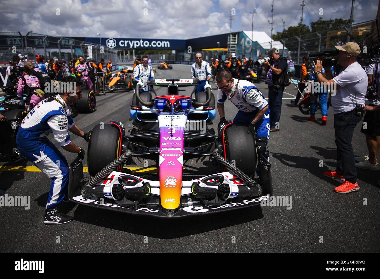 03 RICCIARDO Daniel (aus), Visa Cash App RB F1 Team VCARB 01, action during  the Formula 1 Crypto.com Miami Grand Prix 2024, 6th round of the 2024  Formula One World Championship from