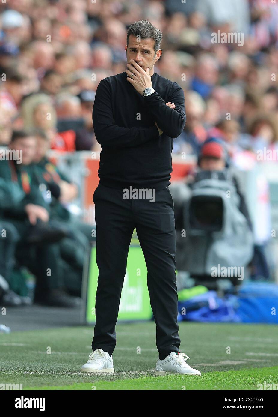 London, UK. 4th May, 2024. Marco Silva, Manager of Fulham during the Premier League match at Gtech Community Stadium, London. Picture credit should read: Paul Terry/Sportimage Credit: Sportimage Ltd/Alamy Live News Stock Photo
