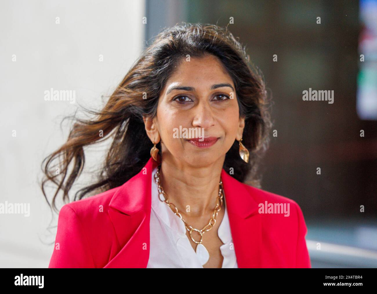 London, UK. 5th May, 2024. Former Home Secretary, Suella Braverman, arrives to appear on Sunday with Laura Kuenssberg. She recently said The Tories must change course, or be wiped out. She laid the blame for poor local election results squarely at Mr Sunak's feet. But she said the Conjservatives shopuld not change leader. Credit: Mark Thomas/Alamy Live News Stock Photo