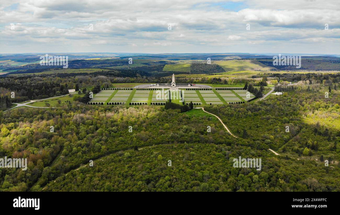 FRANCE - DOUAUMONT, LE LUNDI 22 AVRIL 2024. OSSUAIRE ET CIMETIERE MILITAIRE DE DOUAUMONT. FRANCOIS NAVARRO / FPi Stock Photo