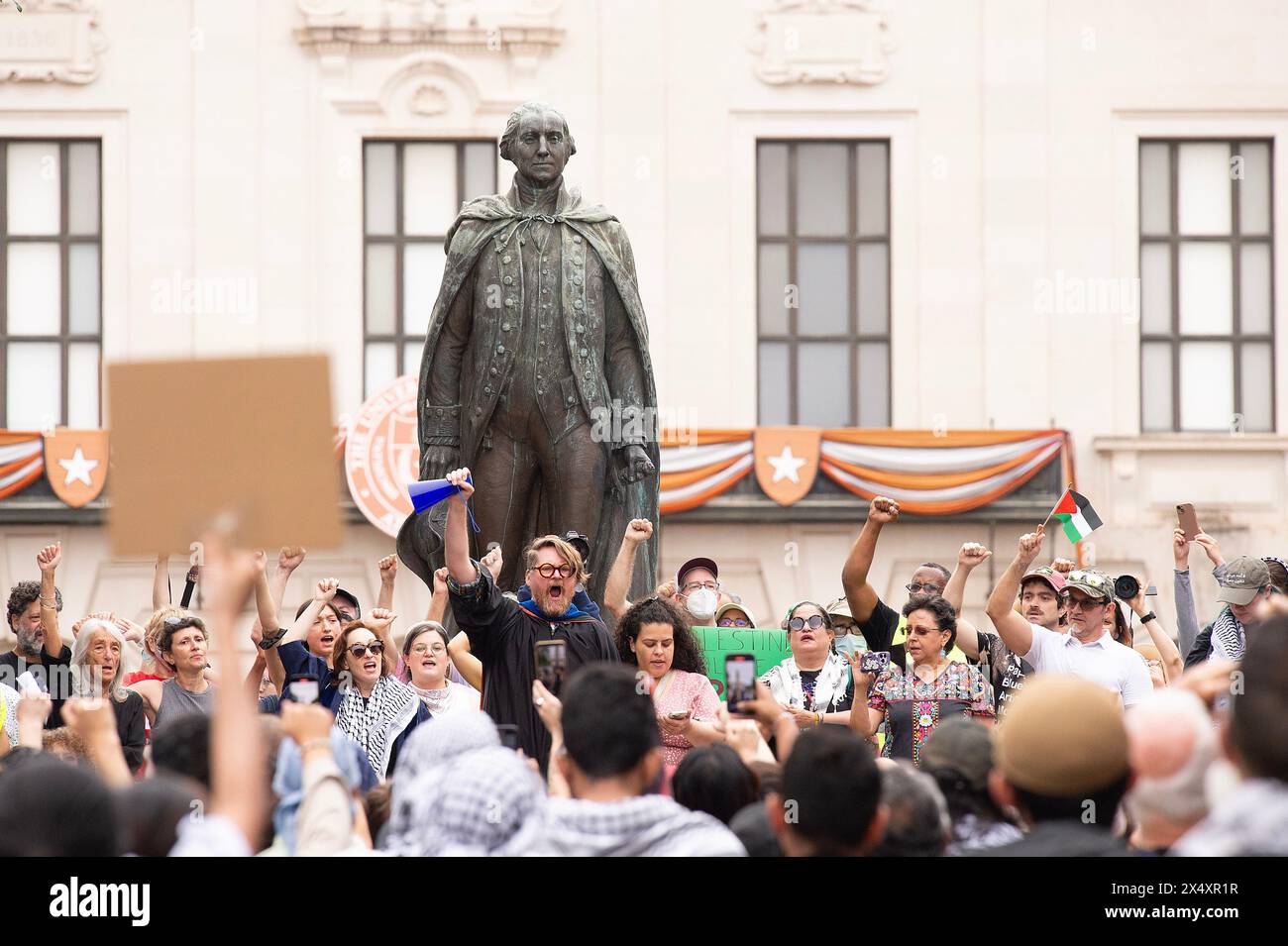 Palestine. 5th May, 2024. UT Faculty join Students from the University