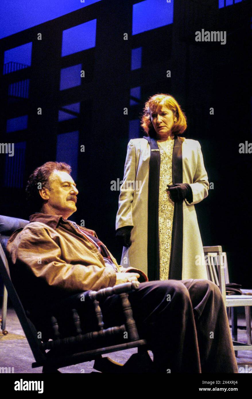 Bernard Hill (Eddie Carbone), Charlotte Cornwell (Beatrice) in A VIEW FROM THE BRIDGE by Arthur Miller at the Strand Theatre, London WC2  07/04/1995  design: Shelagh Keegan  director: David Thacker Stock Photo