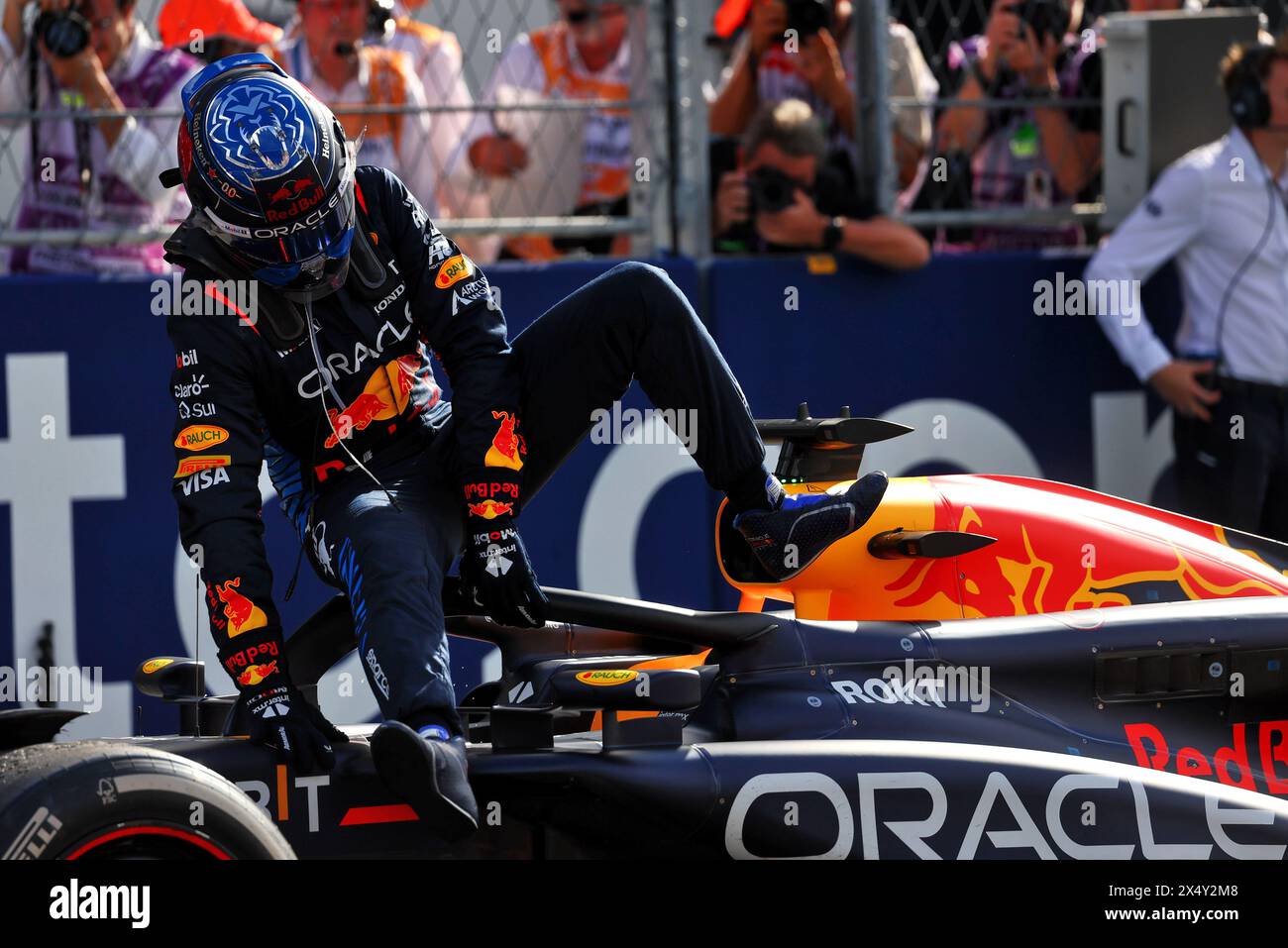 Miami, USA. 05th May, 2024. Max Verstappen (NLD) Red Bull Racing RB20 in parc ferme. 05.05.2024. Formula 1 World Championship, Rd 6, Miami Grand Prix, Miami, Florida, USA, Race Day. Photo credit should read: XPB/Alamy Live News. Stock Photo