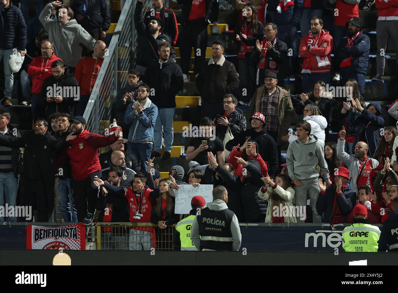 Vila Nova de Famalicão, 05/05/2024 - O Futebol Clube de Famalicão recebeu esta noite o Sport Lisboa e Benfica no Estádio Municipal de Famalicão em jogo a contar para a 32ª jornada da I Liga 2023/24. #13guel Per Pereira/Global Im Credit: Atlantico Press/Alamy Live News Stock Photo