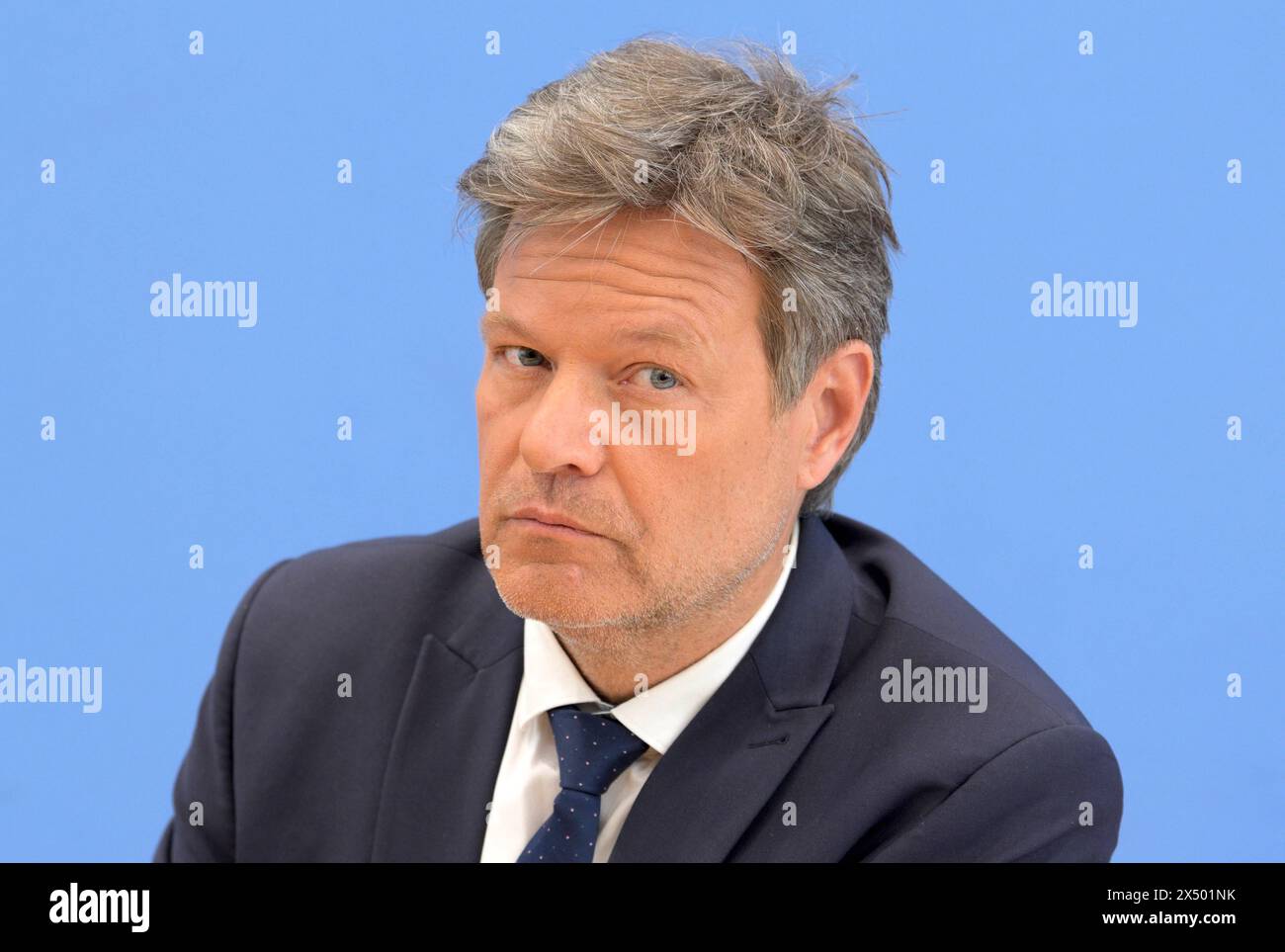 Bundeswirtschaftsminister Robert HABECK , Buendnis 90/Die Gruenen , 24.04.2024 Robert HABECK , Buendnis 90/Die Gruenen , Minister for Economics of Germany , 24.04.2024 *** Federal Minister of Economics Robert HABECK , Alliance 90 The Greens , 24 04 2024 Robert HABECK , Alliance 90 The Greens , Minister for Economics of Germany , 24 04 2024 Stock Photo