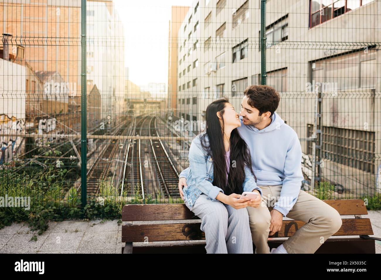 Interracial kiss hi-res stock photography and images - Alamy