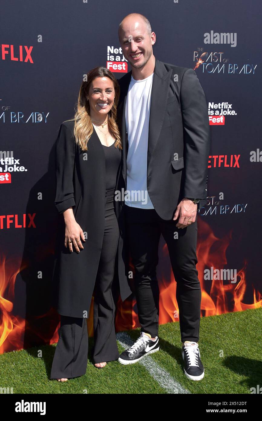 Lexi Solder und Nate Solder bei der Netflix-Show 'The Greatest Roast of All Time: Tom Brady' im Kia Forum. Inglewood, 05.05.2024 Stock Photo