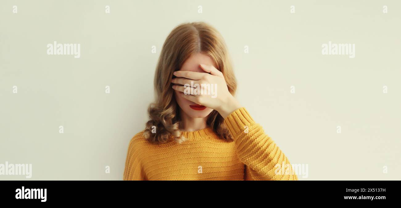 Desperate hand gesture hi-res stock photography and images - Alamy