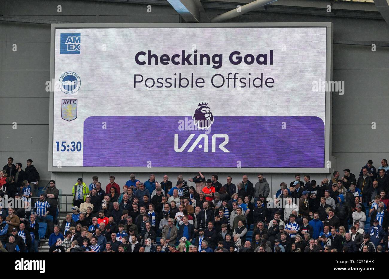 Big screen football hi-res stock photography and images - Alamy