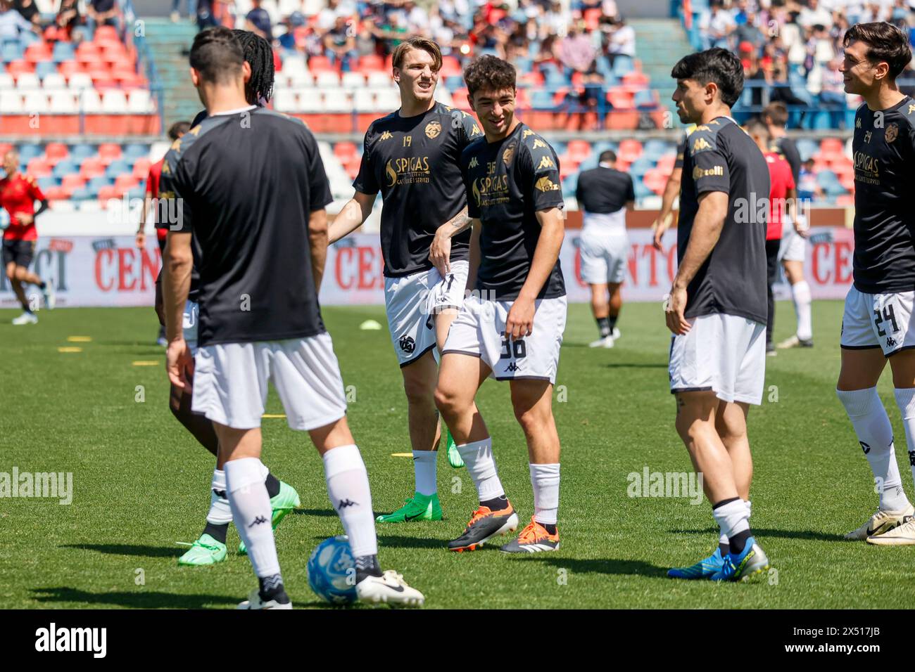 Cosenza, Italy. 05th May, 2024. Cosenza, Italy, May 5th 2024, San Vito-Marulla Stadium Spezia players warm-up during the Cosenza vs Spezia match at the San Vito-Marulla stadium, Serie BKT. All rights reserved. Italy (Francesco Farina/SPP) Francesco Farina/SPP (FRANCESCO FARINA/SPP) Credit: SPP Sport Press Photo. /Alamy Live News Stock Photo