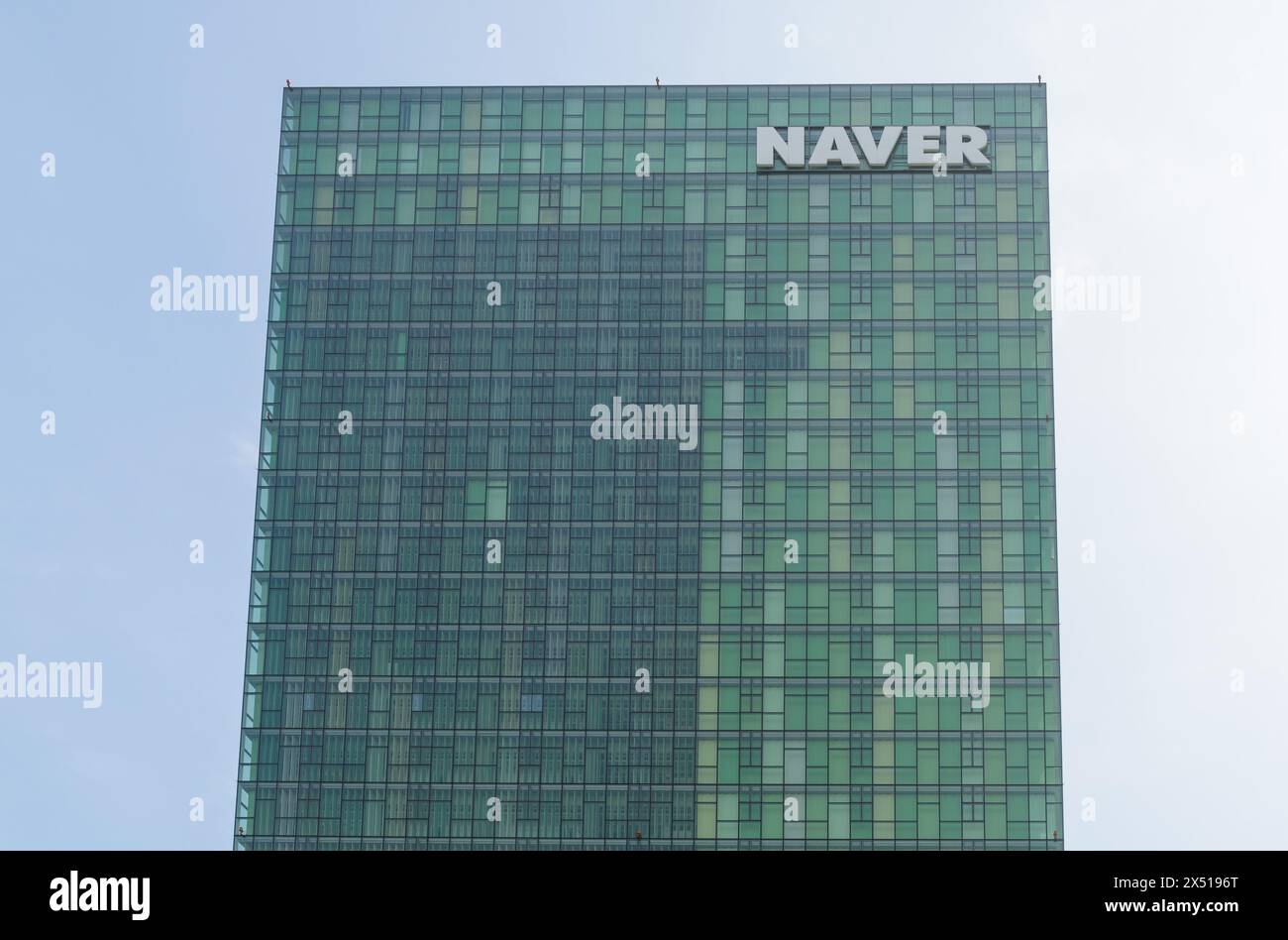 Seongnam, South Korea. 04th May, 2024. General view of Naver office at Seongnan. Naver Corporation is a South Korean internet conglomerate based in Seongnam that operates search engine Naver. Naver's current affiliates include Snow, Naver Labs, Naver Webtoon, Naver Cloud, and Works Mobile. The company is currently working with IT startups to develop into a technology-based platform. (Photo by Kim Jae-Hwan/SOPA Images/Sipa USA) Credit: Sipa USA/Alamy Live News Stock Photo