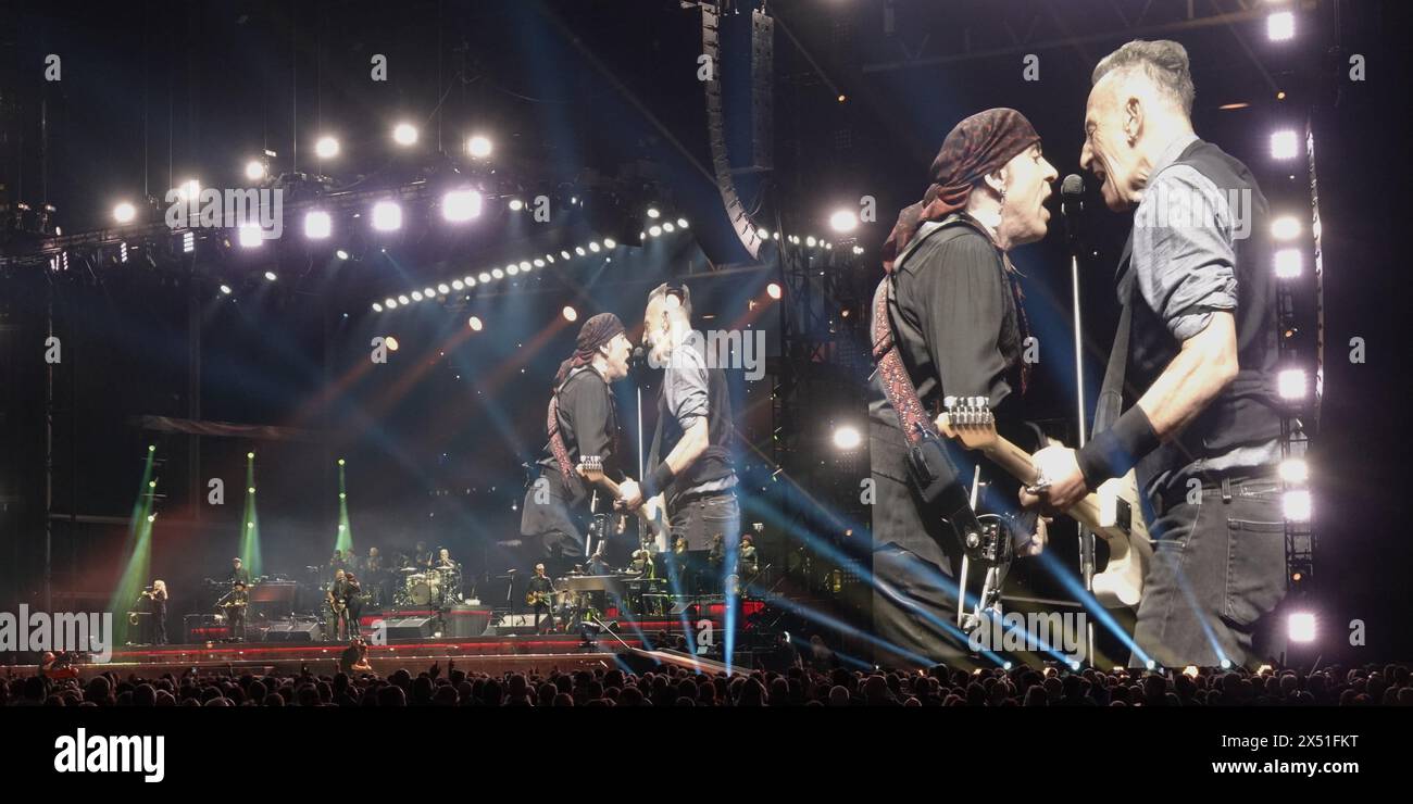 "Bruce Springsteen & the E Street Band", "Cardiff Wales", "The Boss at