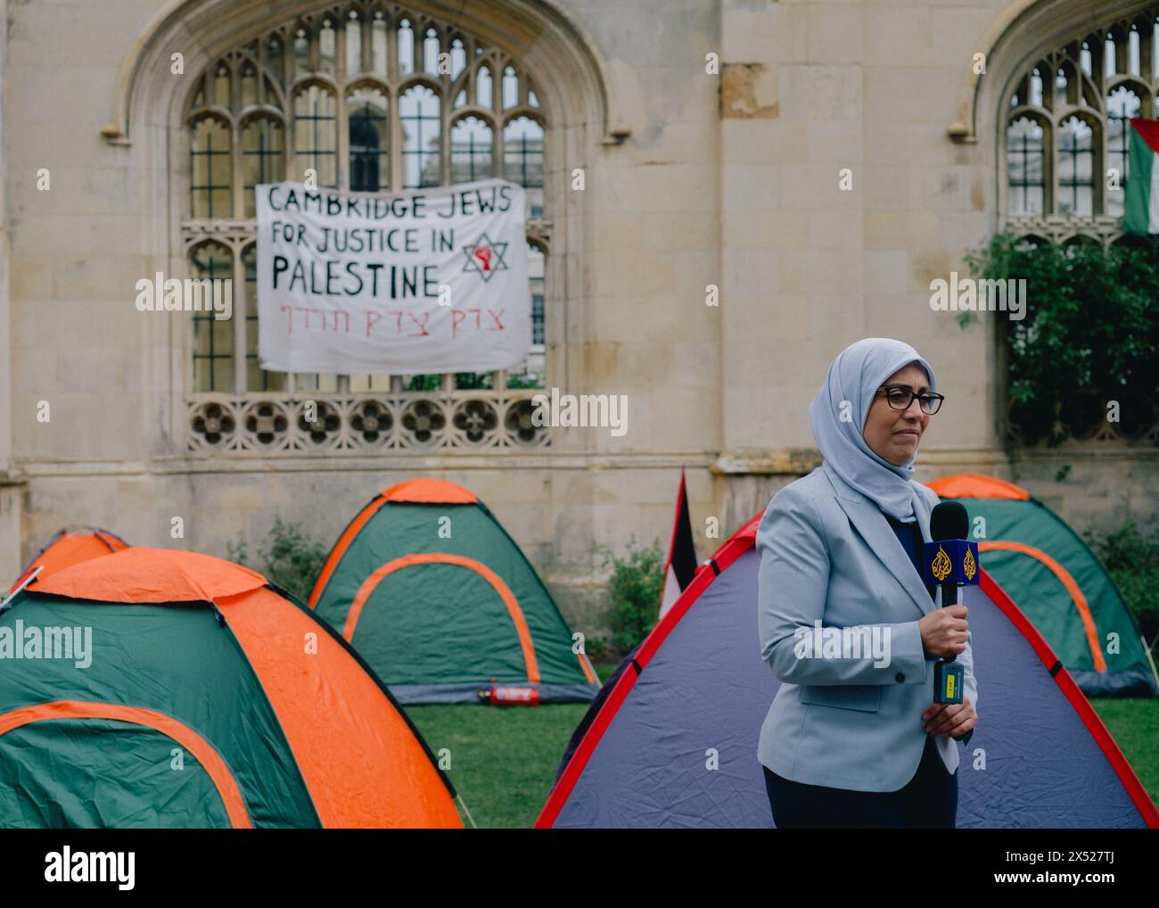 Al Jazeera reporter - Cambridge UK Stock Photo - Alamy