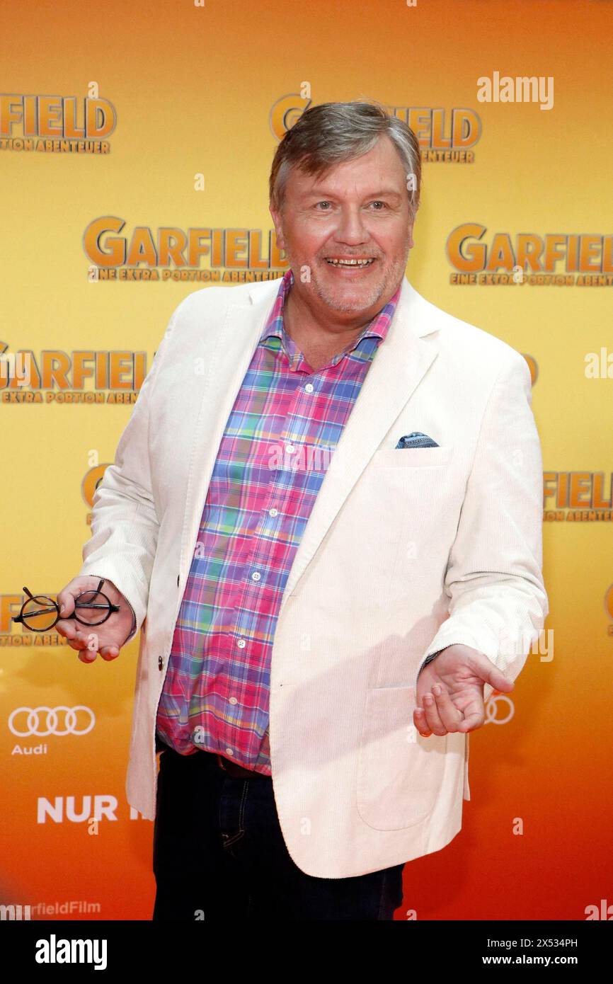 Hape Kerkeling At The German Premiere Of The Film GARFIELD - EINE EXTRA