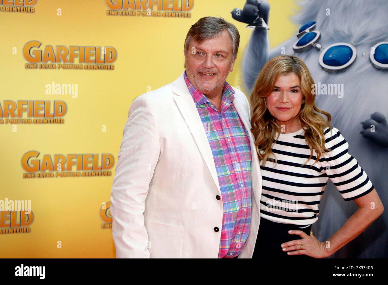 Hape Kerkeling and Anke Engelke at the German premiere of the film GARFIELD - EINE EXTRA PORTION ABENTEUER at the cinema in the Kulturbrauerei on 5 Stock Photo