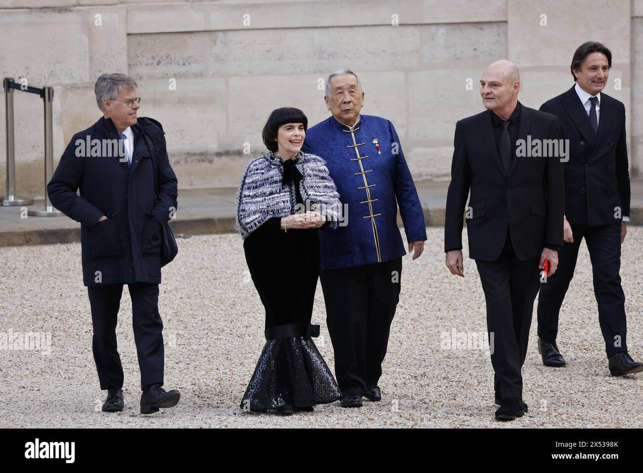 Paris, France. 6th May, 2024. Singer Mireille Mathieu attends the State dinner in honor of Chinese President Xi Jinping given by Emmanuel and Brigitte Macron on May 6, 2024 at the Elysee presidential palace in Paris, France. Credit: Bernard Menigault/Alamy Live News Stock Photo