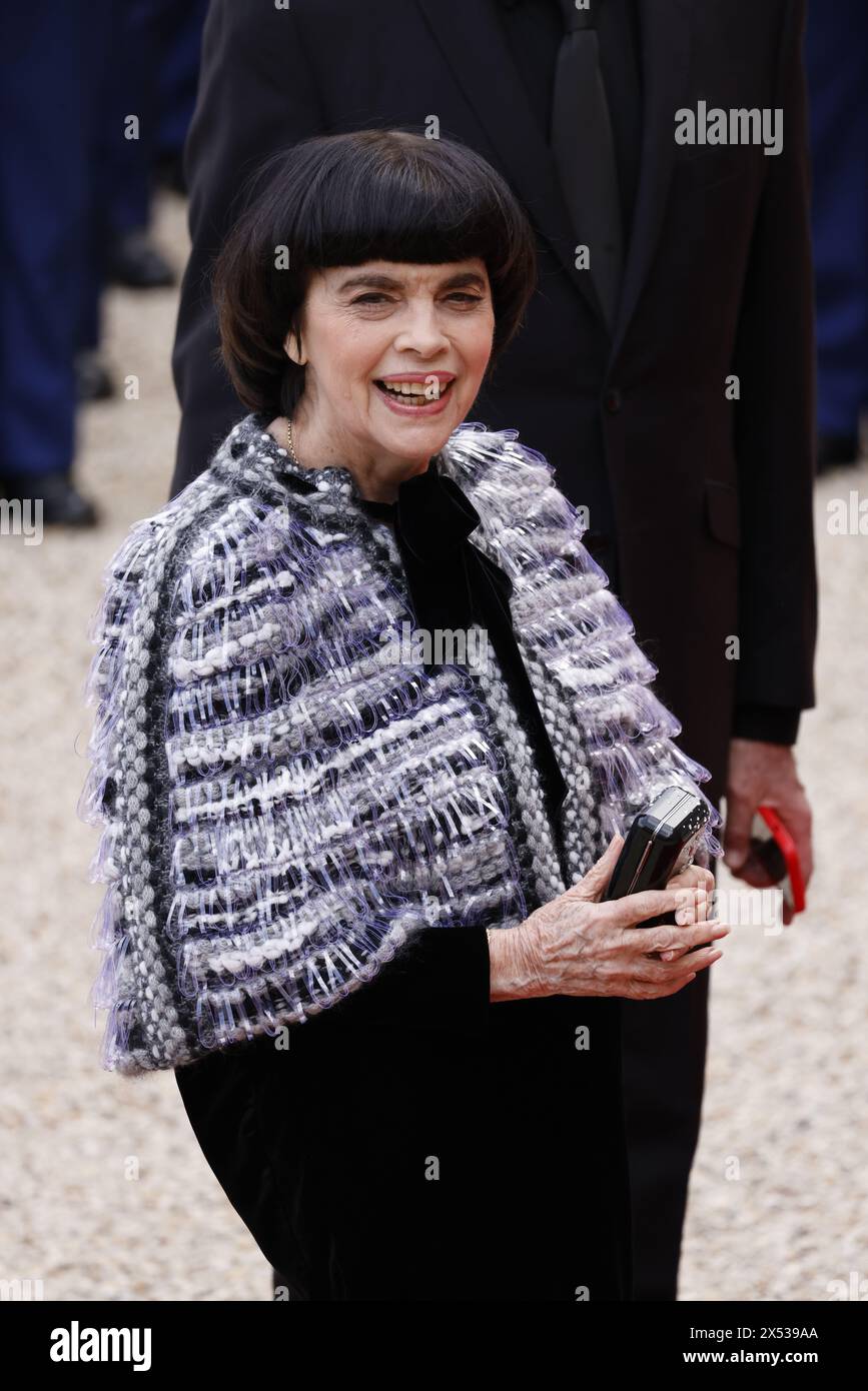 Paris, France. 6th May, 2024. Singer Mireille Mathieu attends the State dinner in honor of Chinese President Xi Jinping given by Emmanuel and Brigitte Macron on May 6, 2024 at the Elysee presidential palace in Paris, France. Credit: Bernard Menigault/Alamy Live News Stock Photo
