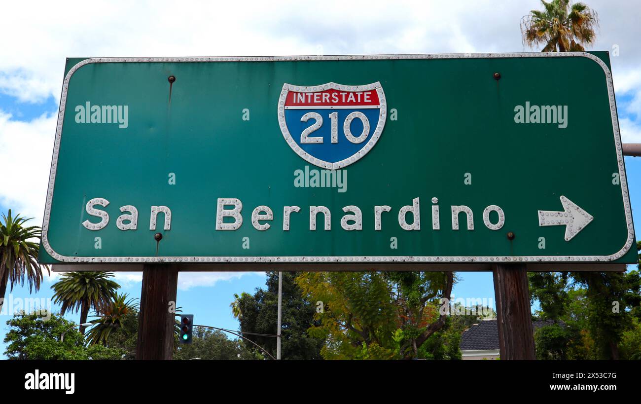 Los Angeles, California: Interstate 210 Foothill Freeway Entrance sign ...