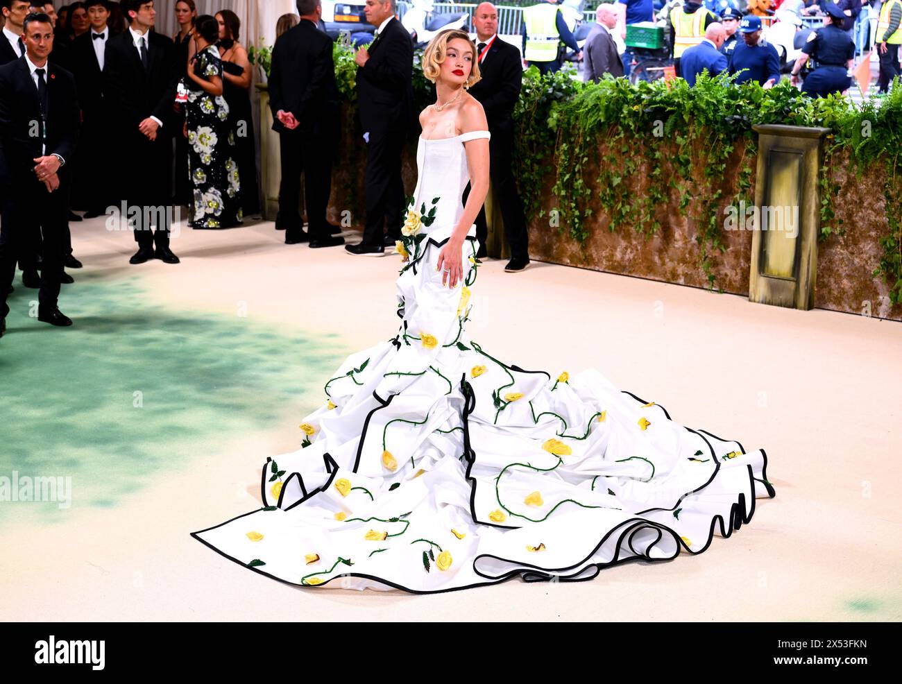 Gigi hadid new york hi-res stock photography and images - Page 2 - Alamy