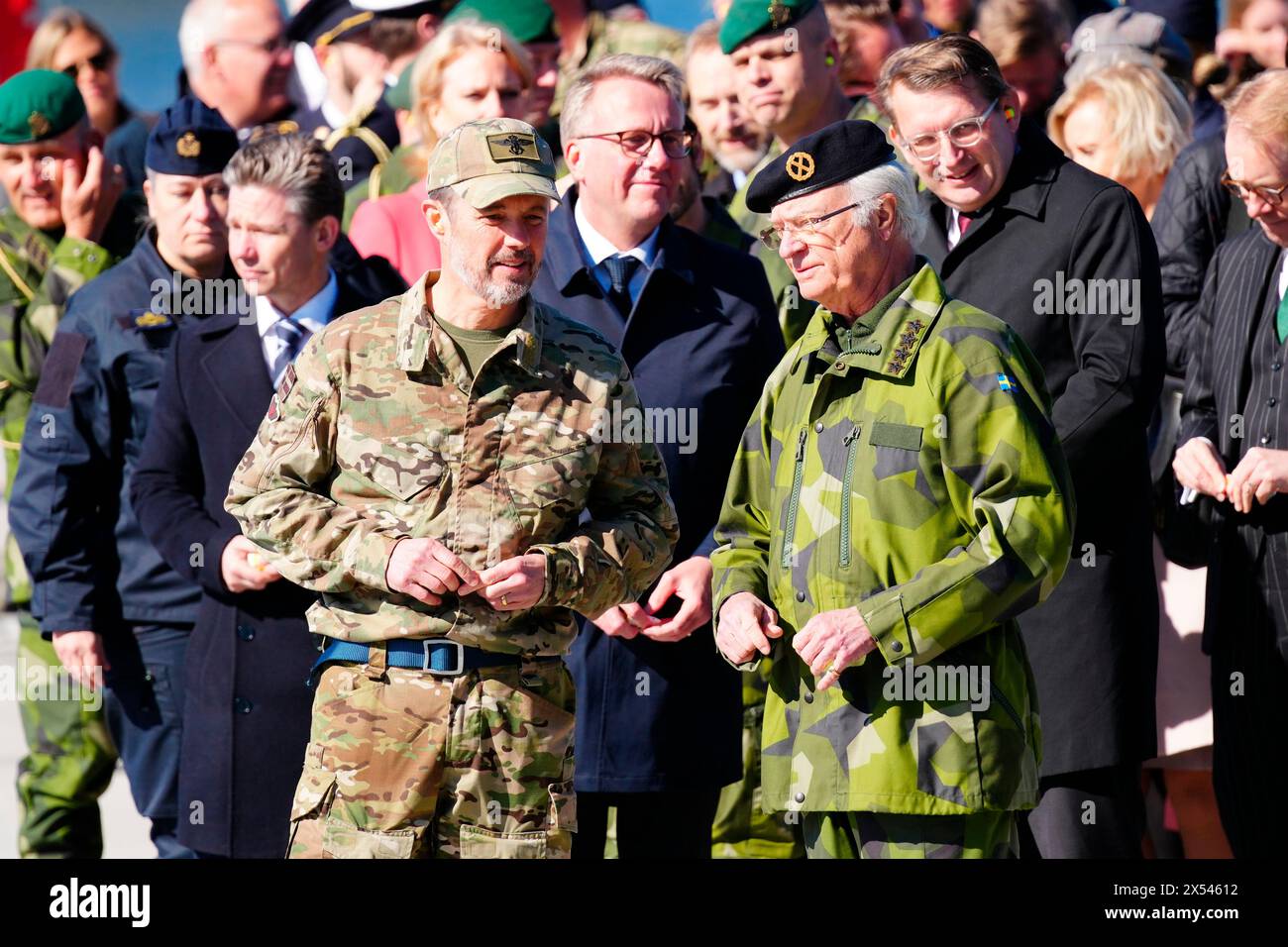 Stockholm, Sweden. 07th May, 2024. King Frederik X, along with King Carl XVI Gustaf, visits Stockholm's amphibious regiment at the Berga naval station, Tuesday, May 7, 2024. During the visit, the king and the Swedish king are shown a Stridsbaat 90 and various naval capabilities at sea. In addition, they get the opportunity to talk to Swedish attack divers. On Monday and Tuesday, the Danish royal couple make their first state visit to Sweden. Credit: Ritzau/Alamy Live News Stock Photo