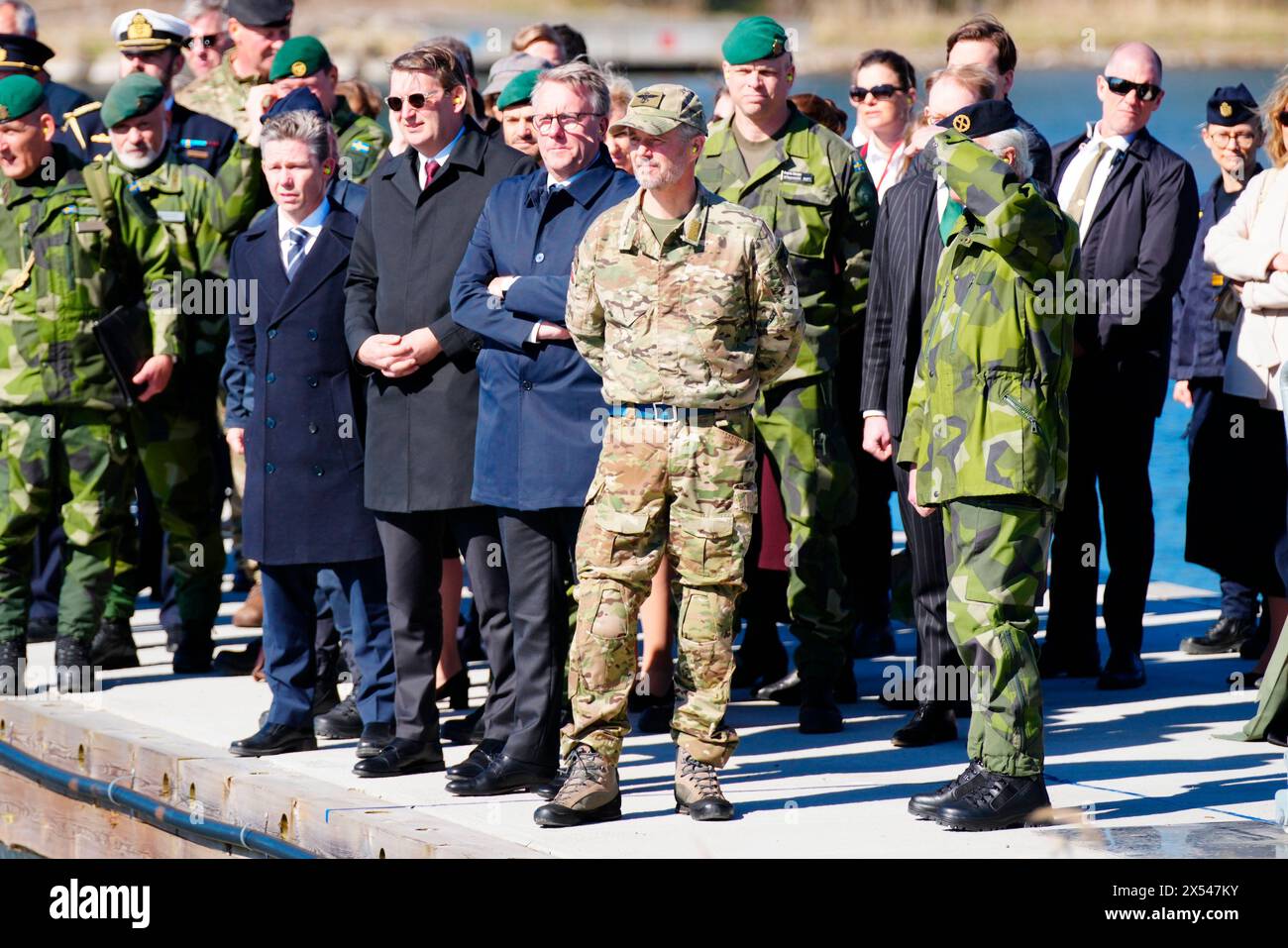 Stockholm, Sweden. 07th May, 2024. Denmarks King Frederik X, along with Swedens King Carl XVI Gustaf, visits Stockholm's amphibious regiment at the naval station Berga, Tuesday, May 7, 2024. During the visit, the king and the Swedish king are shown a Combat Boat 90 and various naval capabilities at sea. In addition, they get the opportunity to talk to Swedish attack divers. On Monday and Tuesday, the Danish royal couple will make their first state visit to Sweden. Credit: Ritzau/Alamy Live News Stock Photo