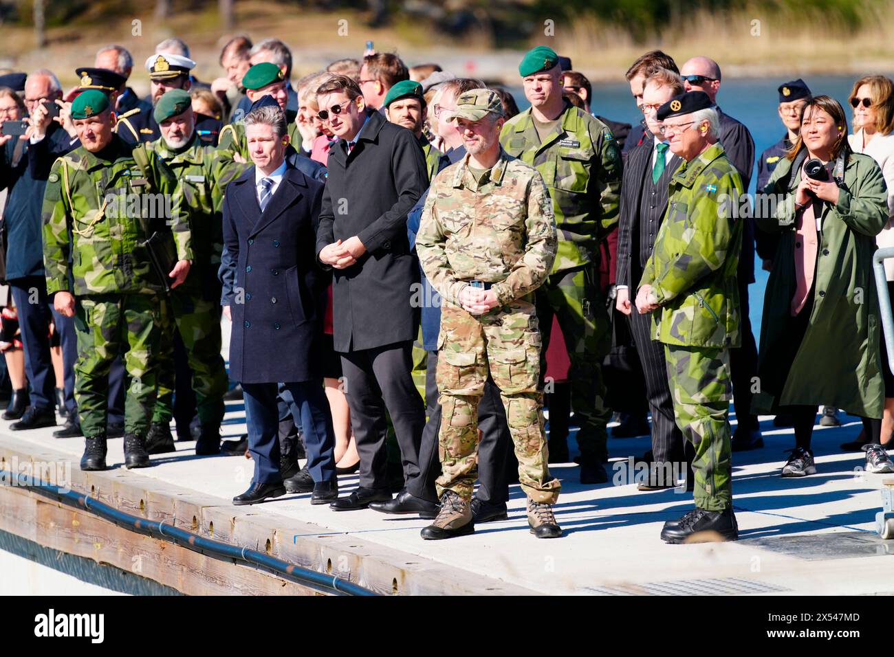 Stockholm, Sweden. 07th May, 2024. Denmarks King Frederik X, along with Swedens King Carl XVI Gustaf, visits Stockholm's amphibious regiment at the naval station Berga, Tuesday, May 7, 2024. During the visit, the king and the Swedish king are shown a Combat Boat 90 and various naval capabilities at sea. In addition, they get the opportunity to talk to Swedish attack divers. On Monday and Tuesday, the Danish royal couple will make their first state visit to Sweden. Credit: Ritzau/Alamy Live News Stock Photo
