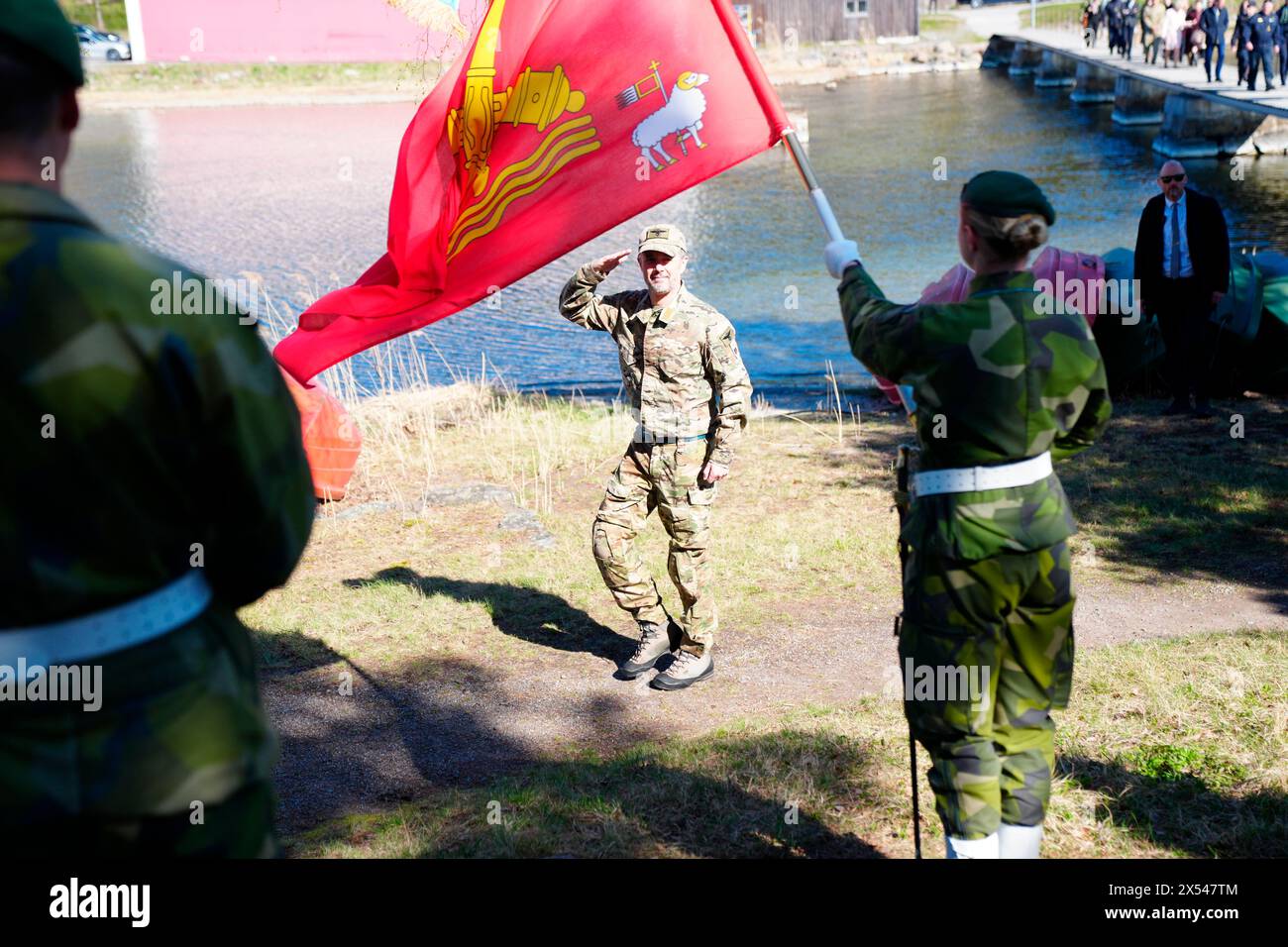 Stockholm, Sweden. 07th May, 2024. Denmarks King Frederik X, along with Swedens King Carl XVI Gustaf, visits Stockholm's amphibious regiment at the naval station Berga, Tuesday, May 7, 2024. During the visit, the king and the Swedish king are shown a Combat Boat 90 and various naval capabilities at sea. In addition, they get the opportunity to talk to Swedish attack divers. On Monday and Tuesday, the Danish royal couple will make their first state visit to Sweden. Credit: Ritzau/Alamy Live News Stock Photo