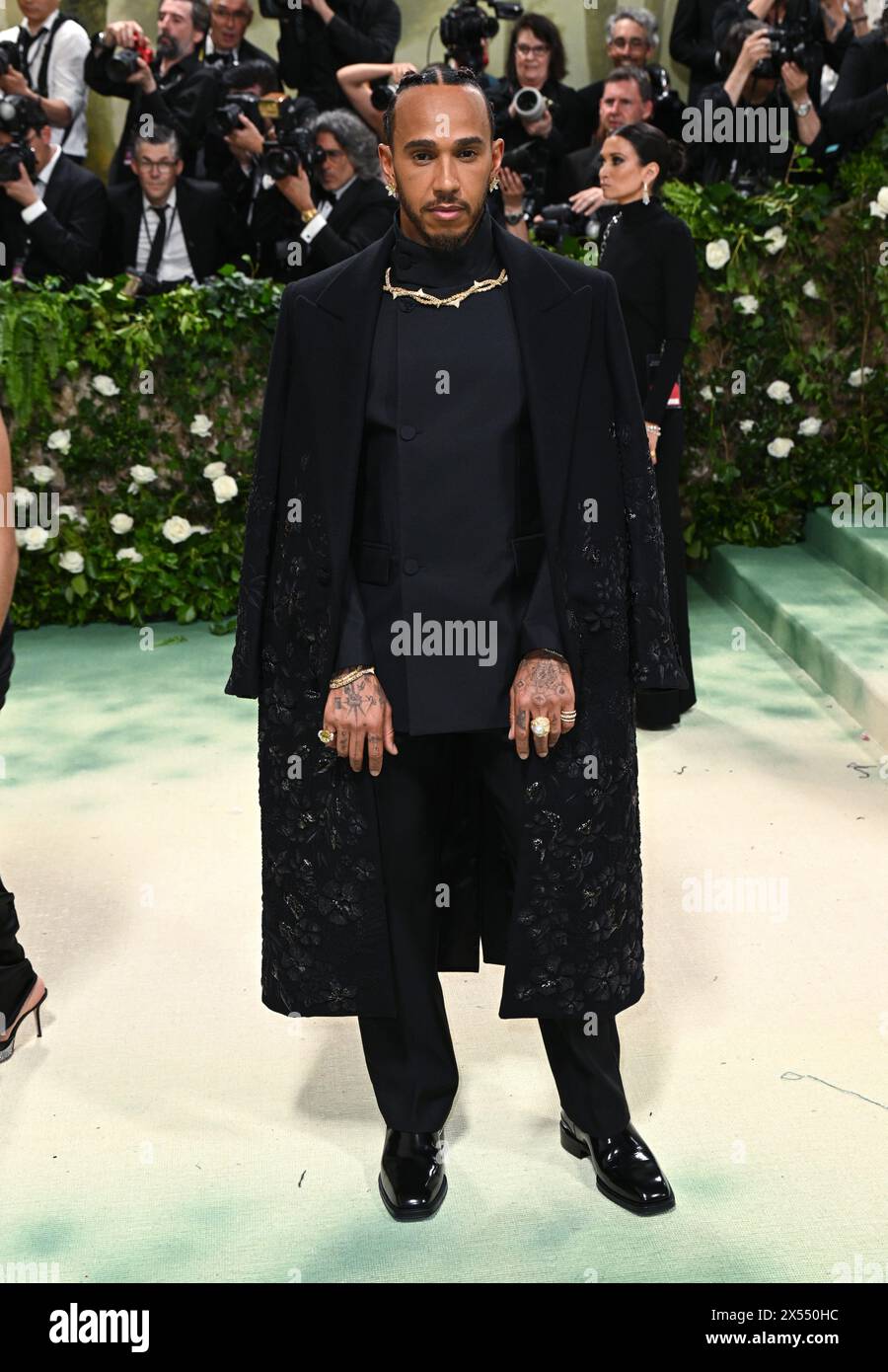 Fabelhafte Lewis Hamilton Met Gala Fotos