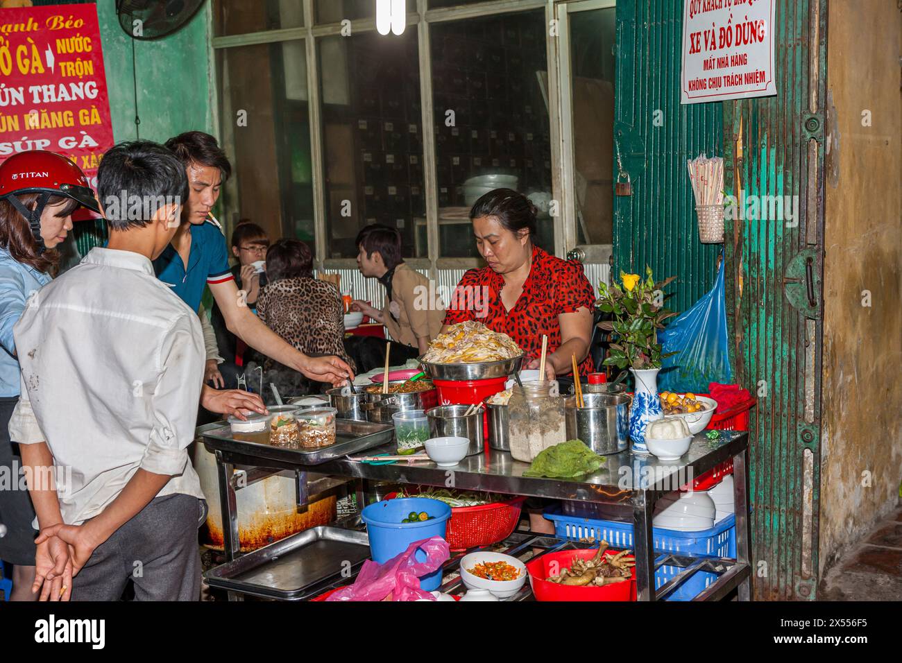 Old hanoi food hi-res stock photography and images - Alamy