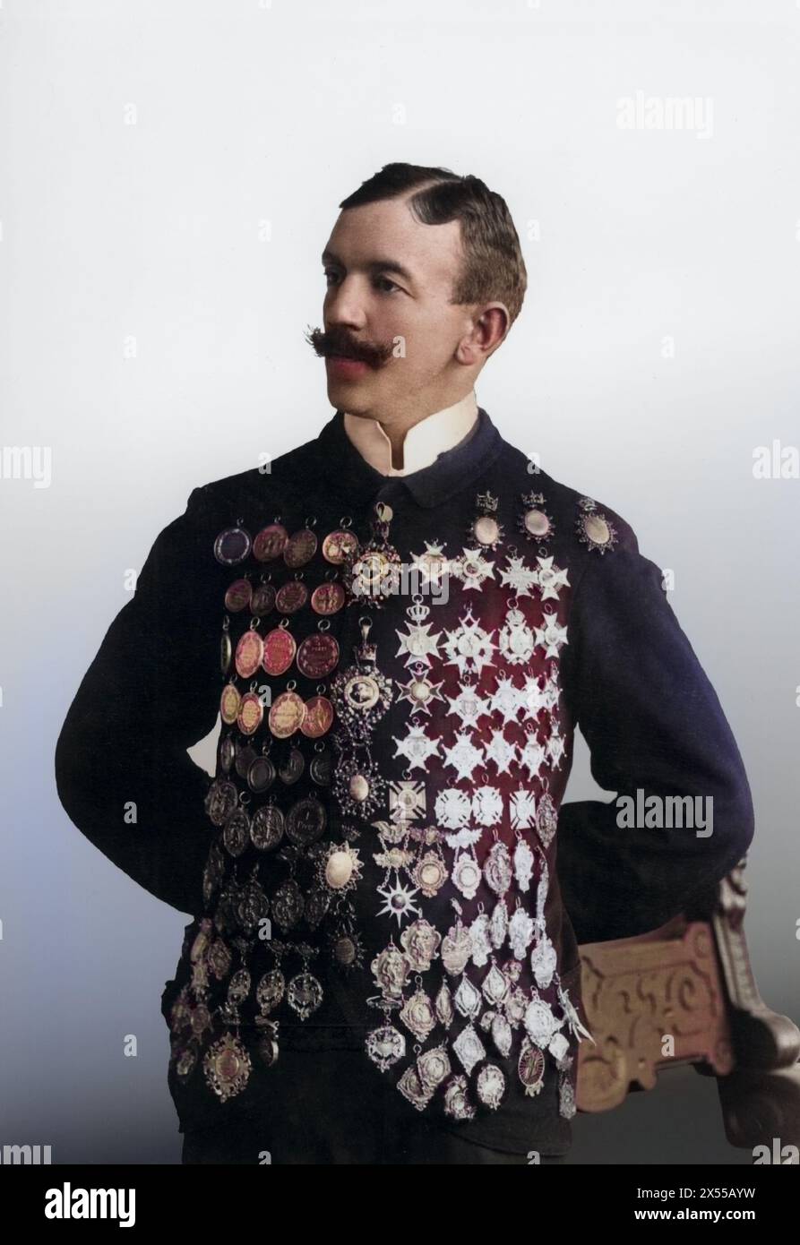 people, men, portrait / half length 1900s, man in jacket with medal, Munich, circa 1900, ADDITIONAL-RIGHTS-CLEARANCE-INFO-NOT-AVAILABLE Stock Photo