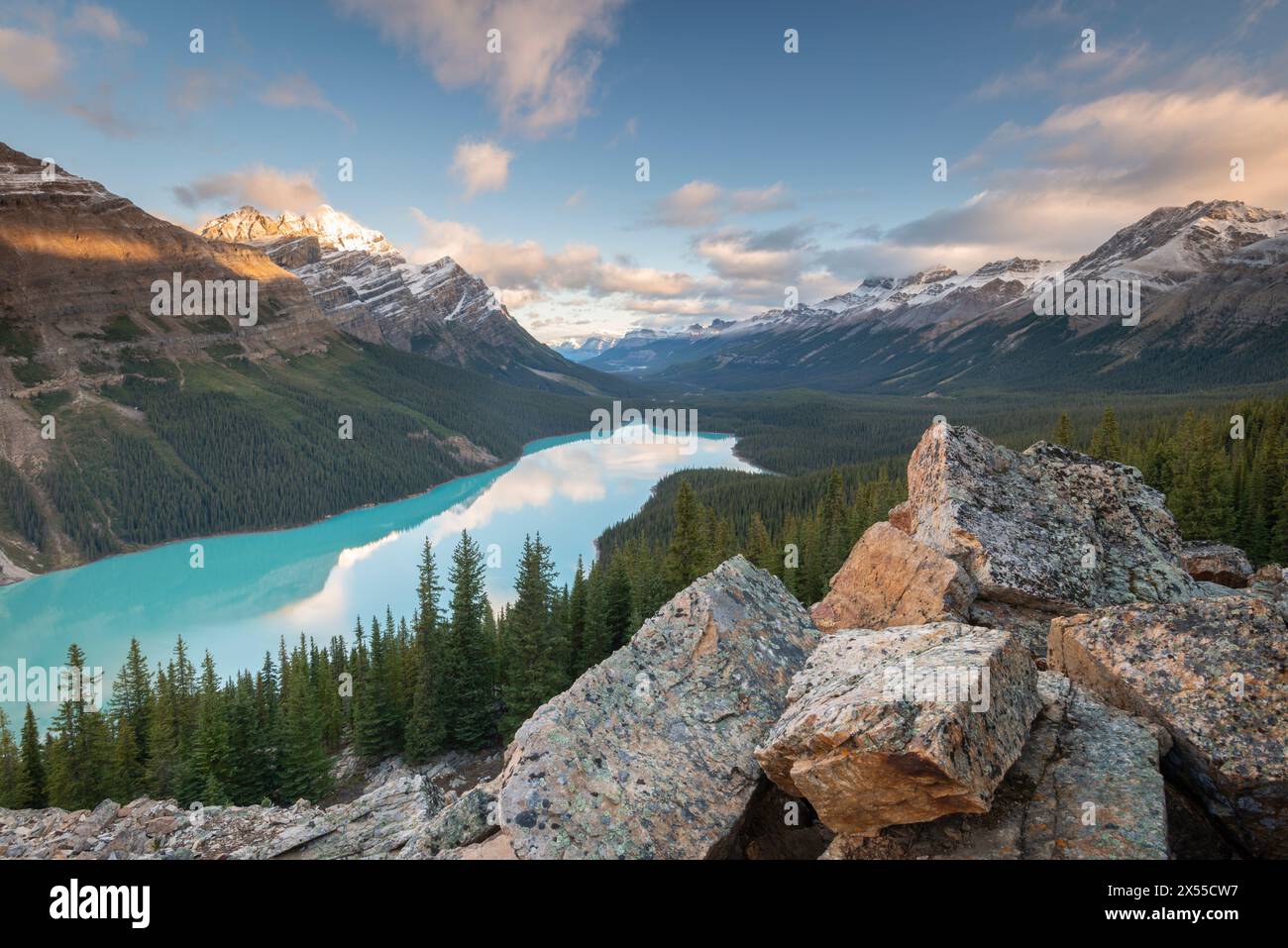 Peyto Lake in the Canadian Rockies, Banff National Park, Alberta ...