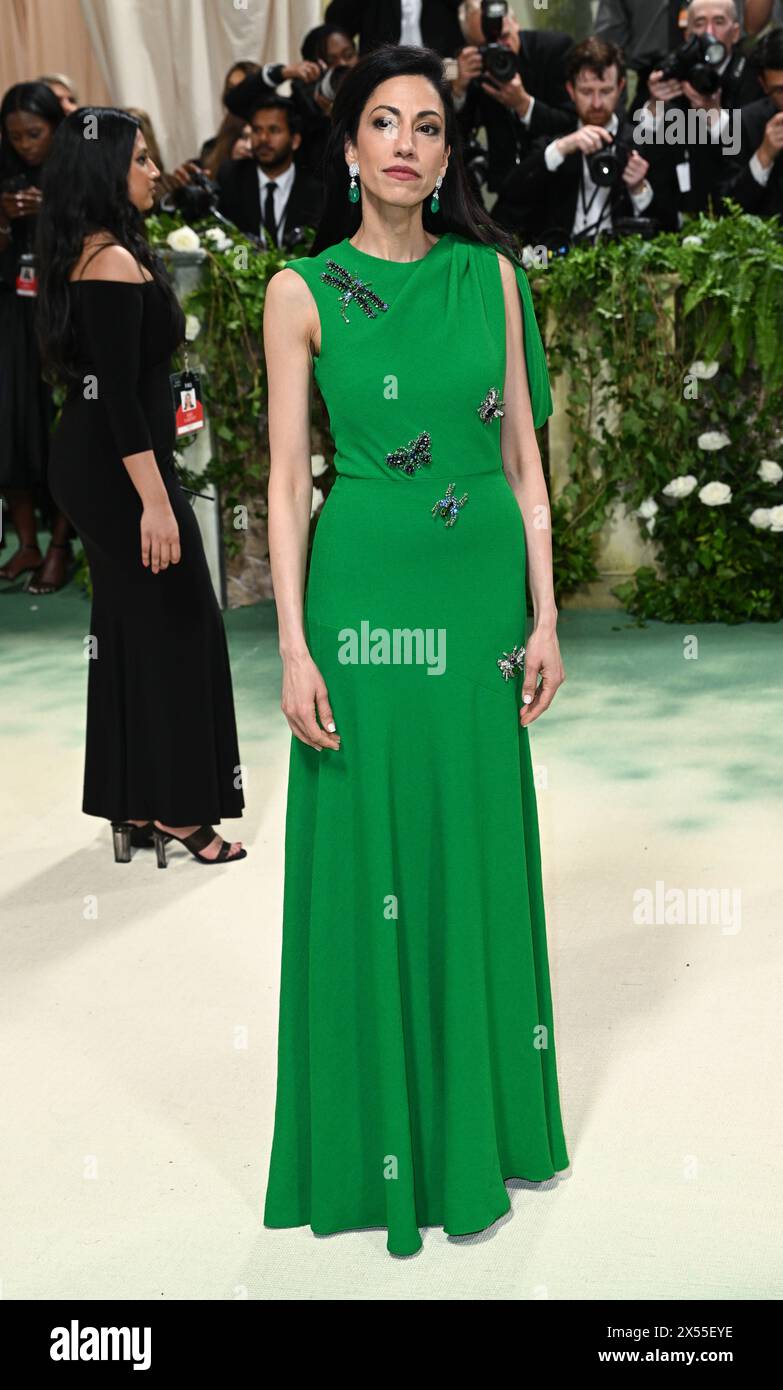 new-york-usa-may-6th-2024-huma-abedin-arriving-at-the-met-gala