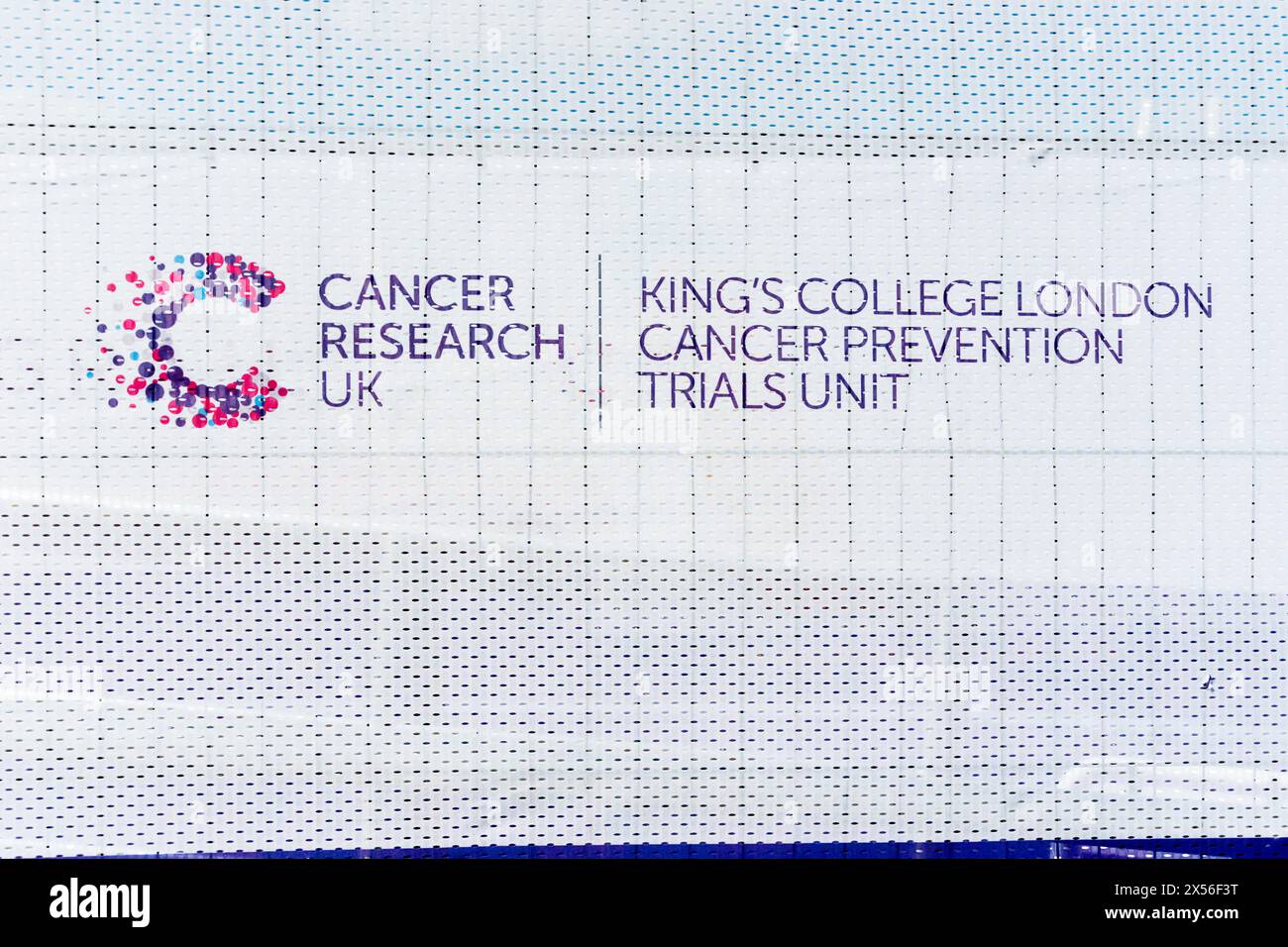 Cancer research UK & King's College London Cancer Prevention Trials Unit sign at a clinic for the NHS Galleri trial - new blood test to detect cancer. Stock Photo