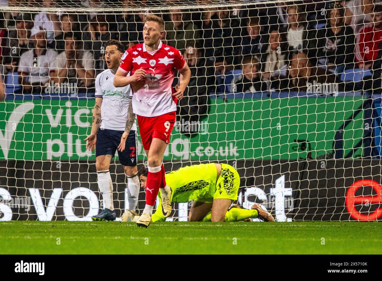 Sam Cosgrove #9 of Barnsley F.C. celebrates his goal during the Sky Bet League 1 Play Off Semi Final 2nd leg between Bolton Wanderers and Barnsley at the Toughsheet Stadium, Bolton on Tuesday 7th May 2024. (Photo: Mike Morese | MI News) Credit: MI News & Sport /Alamy Live News Stock Photo