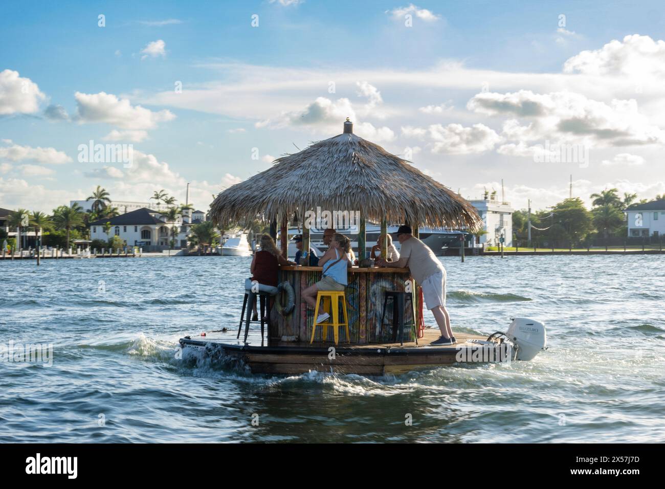 Tiki boat bar hi-res stock photography and images - Alamy, image size:1300x956