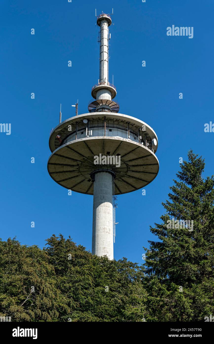 Telecommunications tower of Deutsche Telekom, transmission tower with antennas, Hoherodskopf summit, excursion destination, Schotten, Vogelsberg Stock Photo