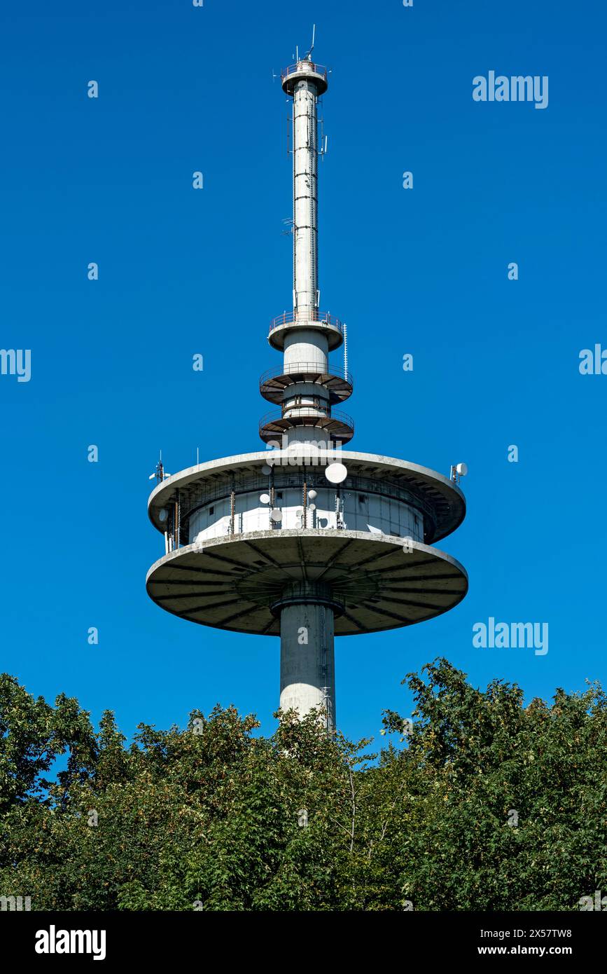 Telecommunications tower of Deutsche Telekom, transmission tower with antennas, Hoherodskopf summit, excursion destination, Schotten, Vogelsberg Stock Photo