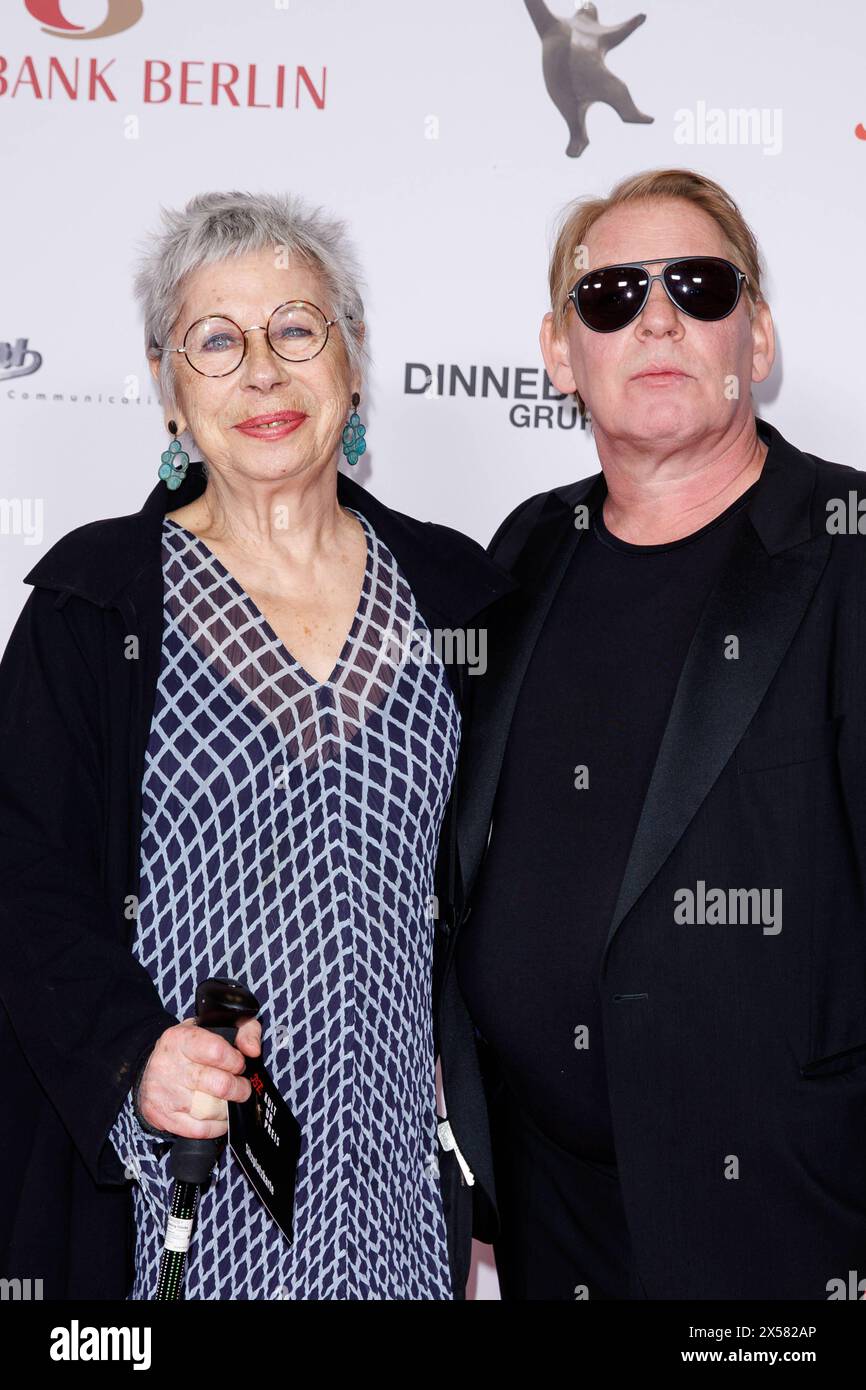 Award - B.Z. Kulturpreis 2024 Monika Hansen und Ben Becker beim B.Z. Kulturpreis 2024 im Theater am Potsdamer Platz am 07.05.2024 in Berlin. *** Award B Z Kulturpreis 2024 Monika Hansen and Ben Becker at the B Z Kulturpreis 2024 at the Theater am Potsdamer Platz on 07 05 2024 in Berlin Copyright: xEventpressxKochanx Stock Photo