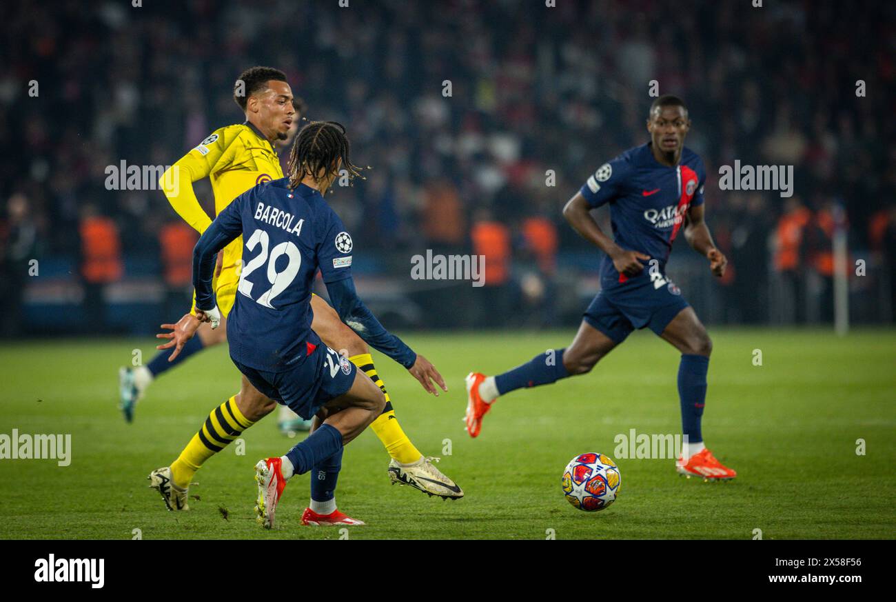 Paris, France. 7th Mai 2024. Felix Nmecha (BVB), Bradley Barcola (Paris ...