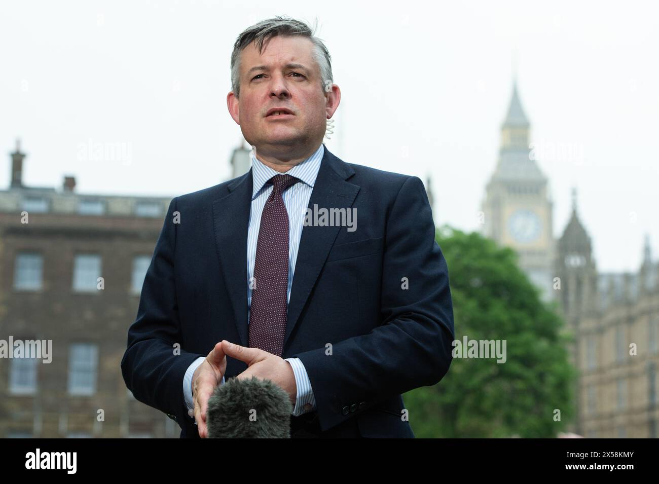 London, England, UK. 8th May, 2024. UK Shadow Paymaster General JONATHAN ASHWORTH is being interviewed in Westminster during the morning media round. (Credit Image: © Thomas Krych/ZUMA Press Wire) EDITORIAL USAGE ONLY! Not for Commercial USAGE! Stock Photo