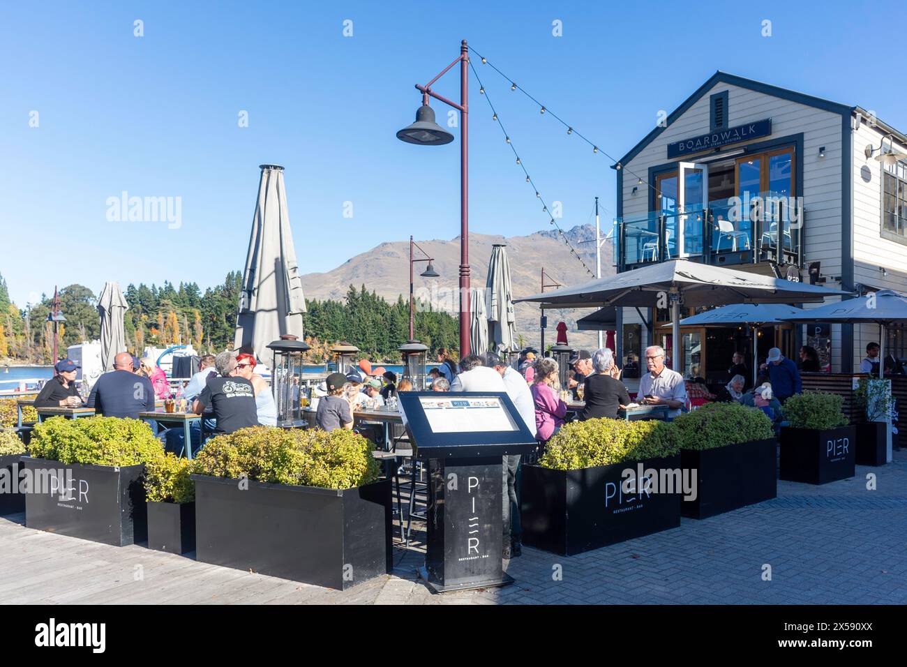 Outdoor bar, Pier Seafood Restaurant & Bar, Steamer Wharf, Beach Street
