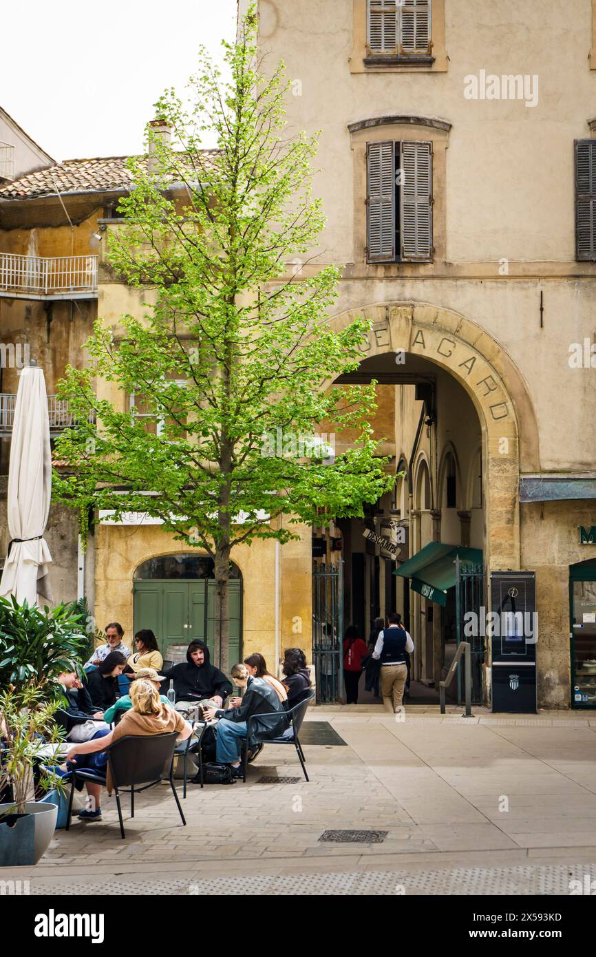 Traditional pavement cafe hi-res stock photography and images - Alamy